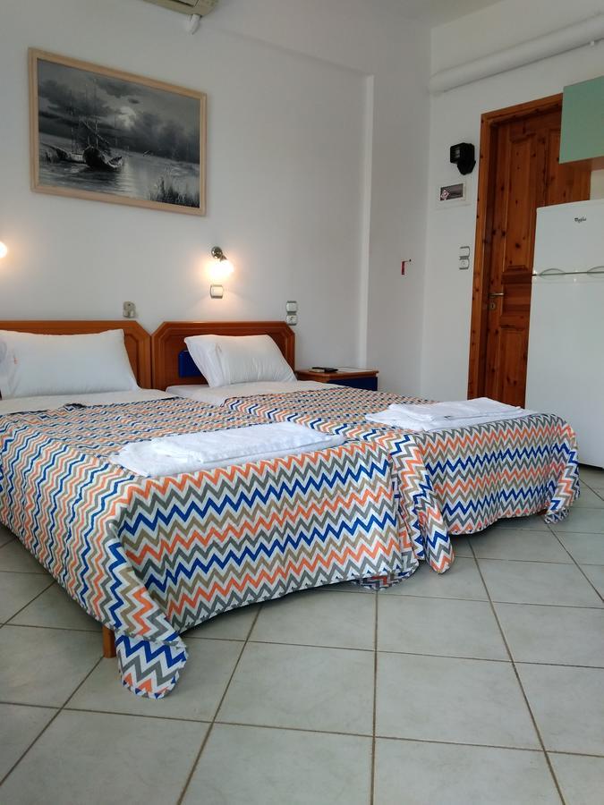 Palmyra Beachfront Studios Нидри Екстериор снимка